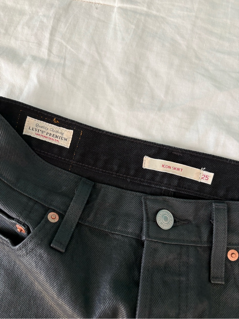 Levi's Black Denim Mini Skirt with Raw Hem - Picture 2 of 6